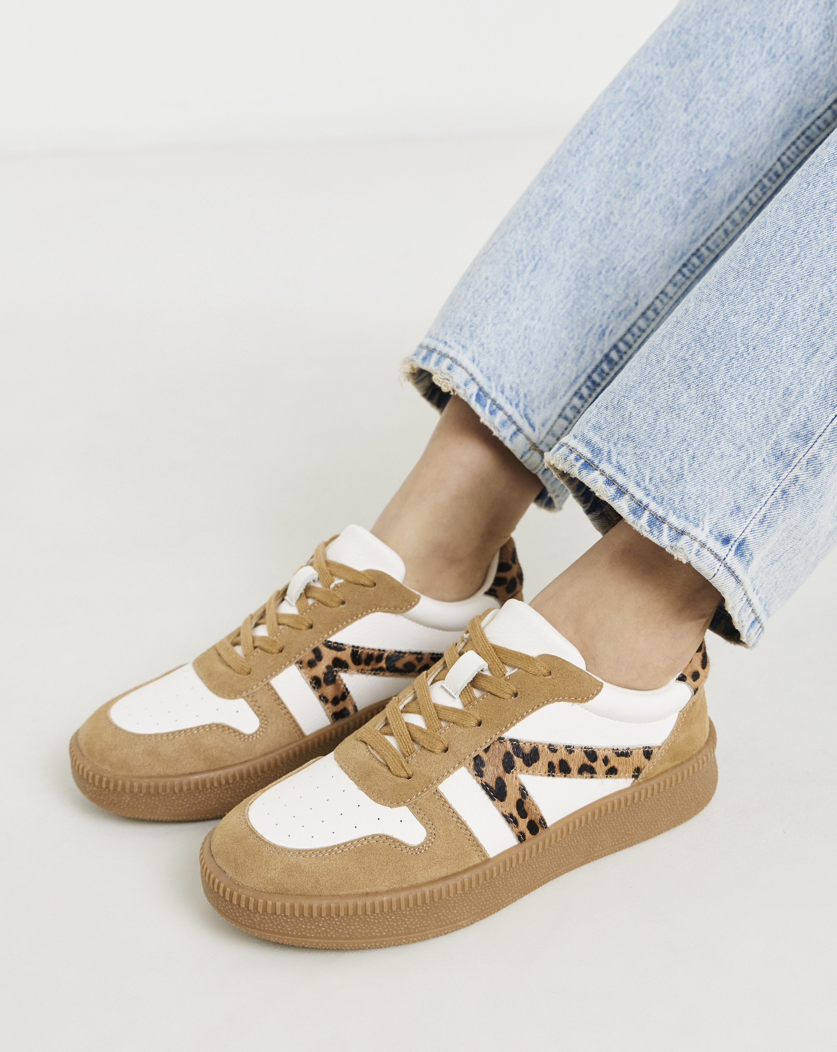 Leather Retro Trainer E Fit