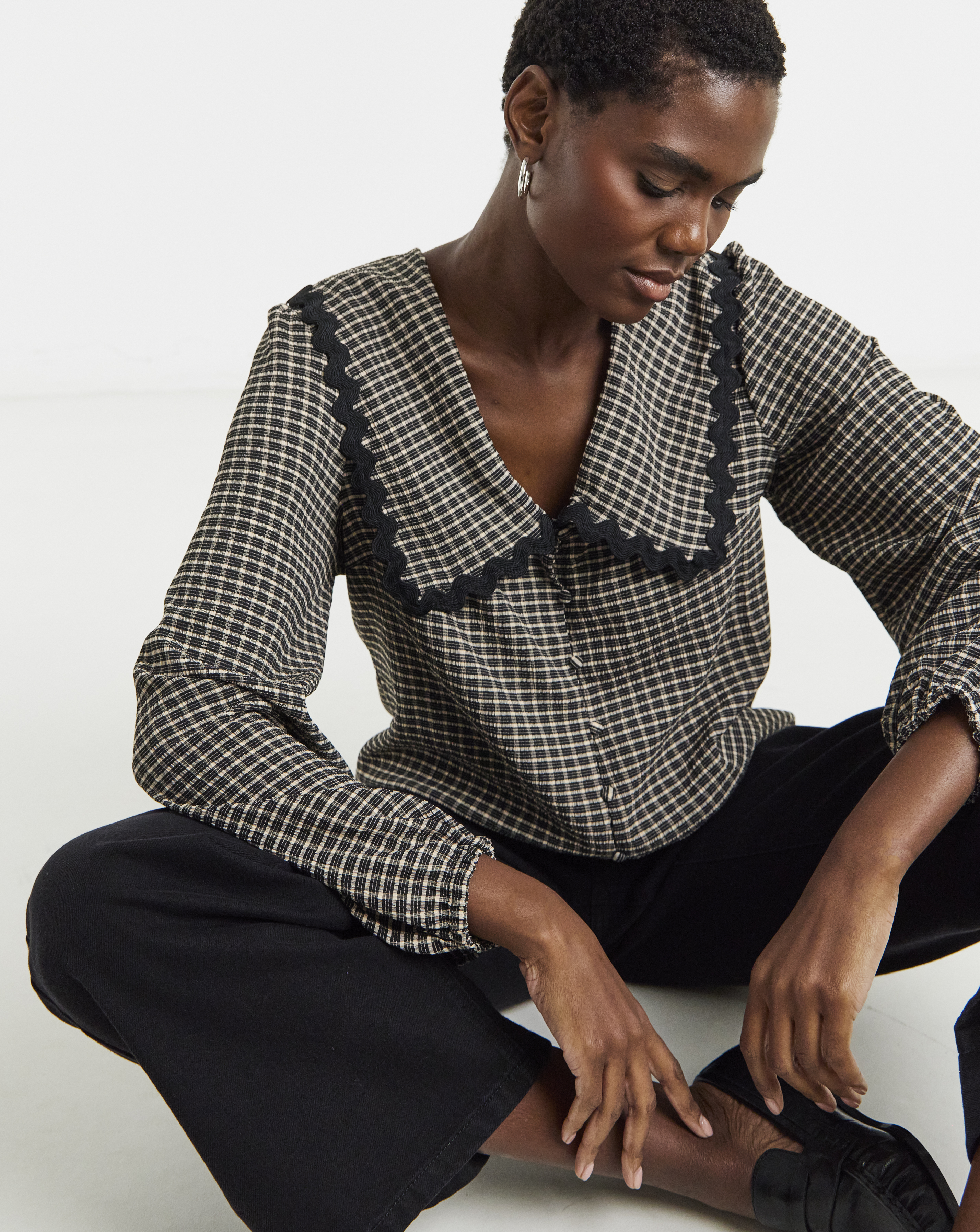 Gingham Collar Blouson Top