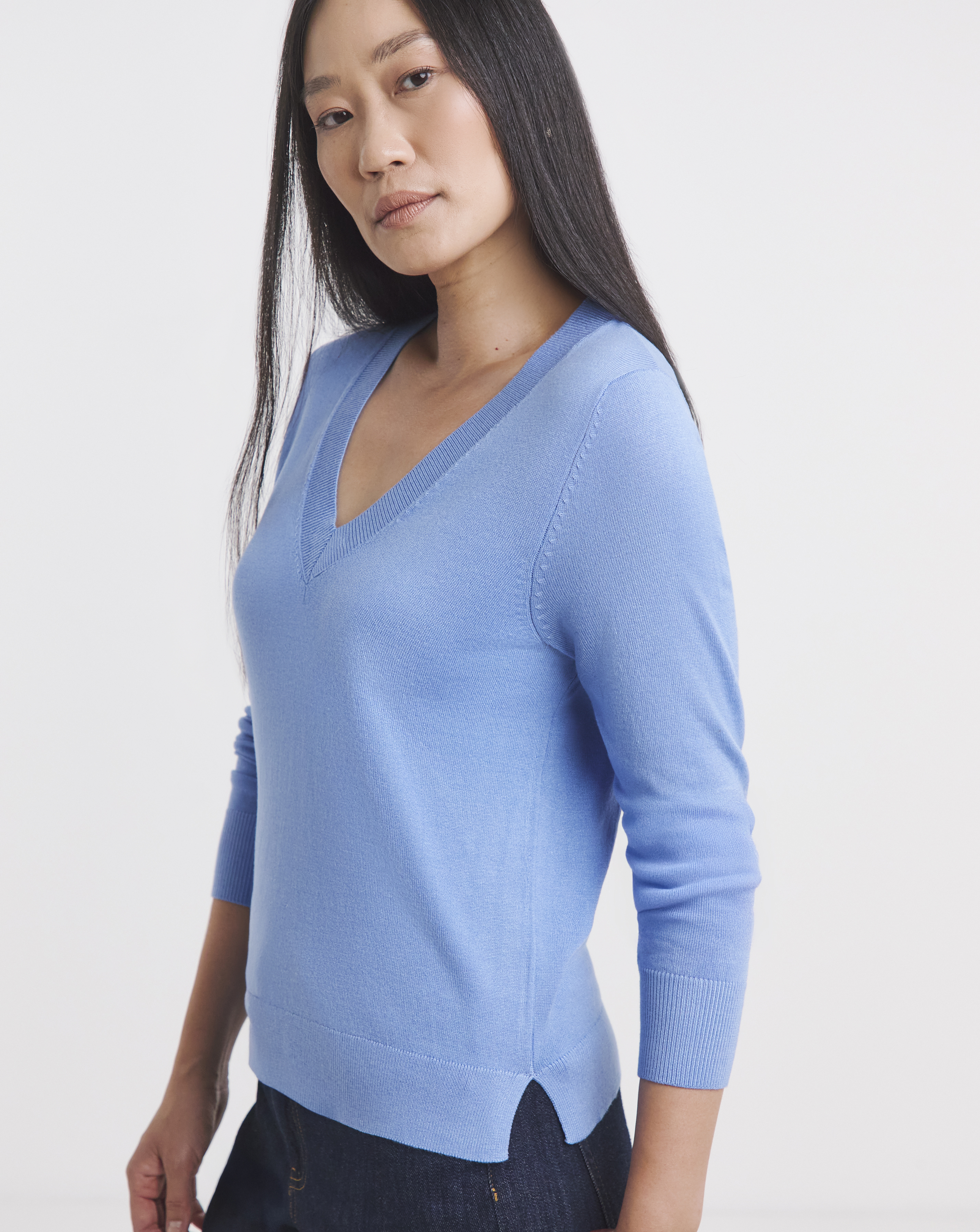 V NECK JUMPER