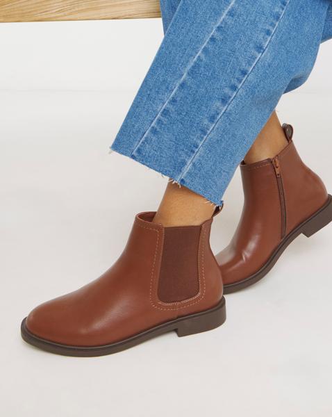 Classic Ankle Chelsea Boots E Fit