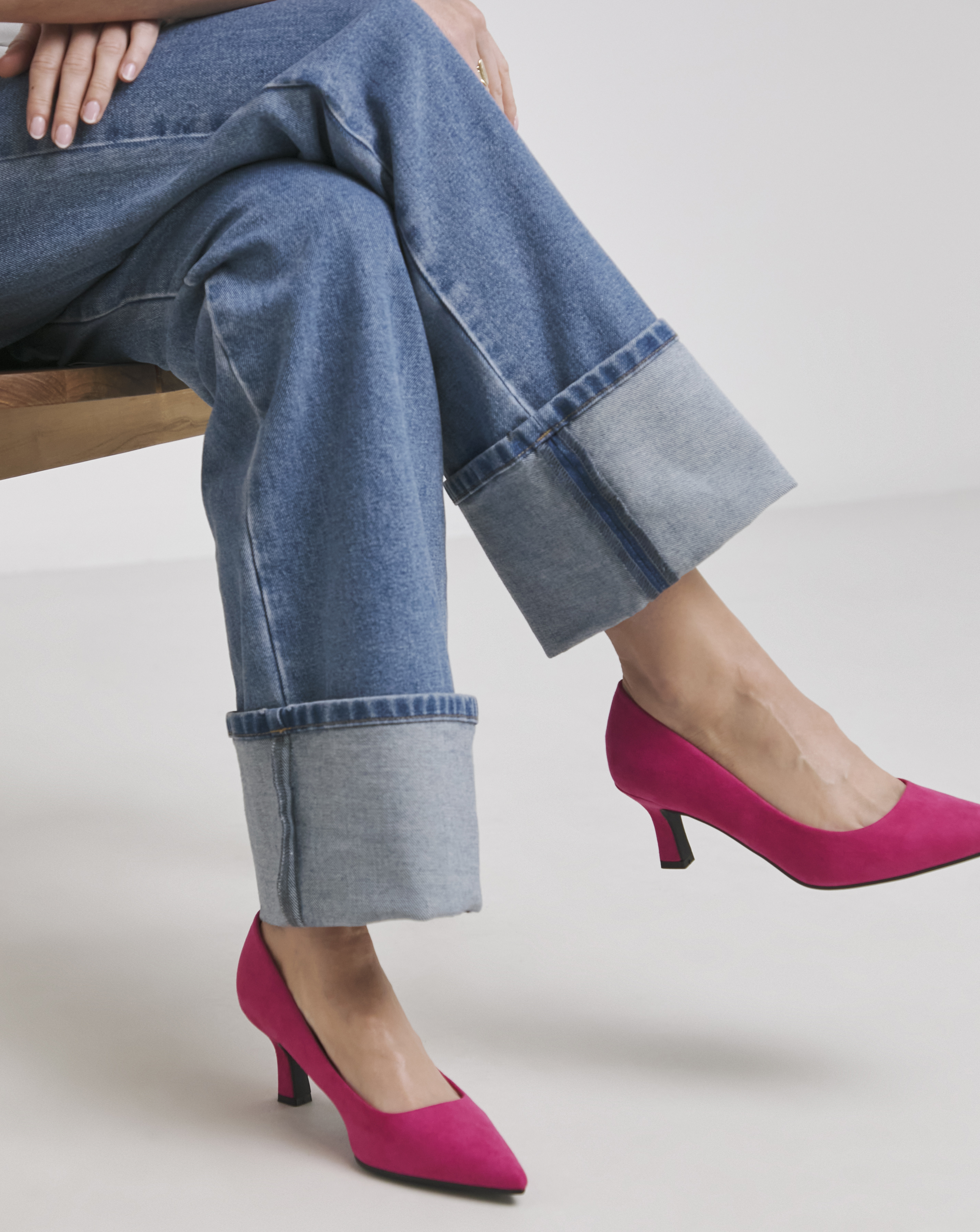 Pointed Toe Kitten Heel Shoe Ex Wide
