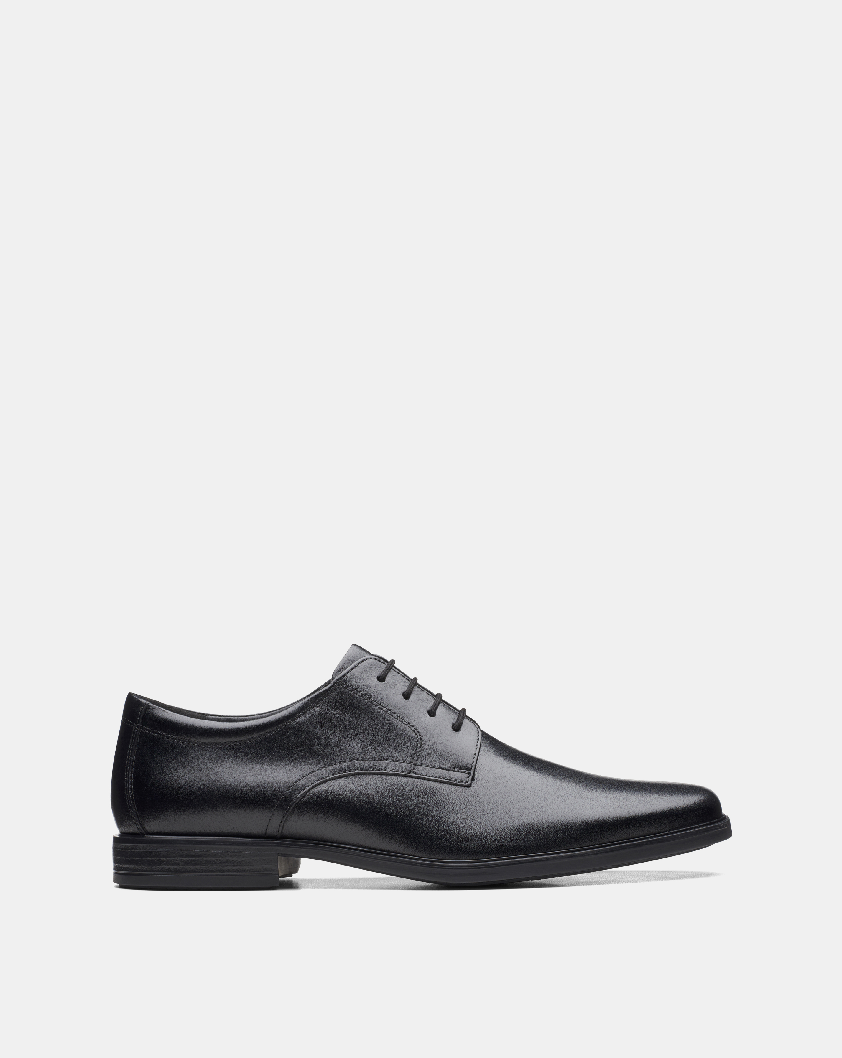 Clarks Howard Walk Shoes Standard Fit
