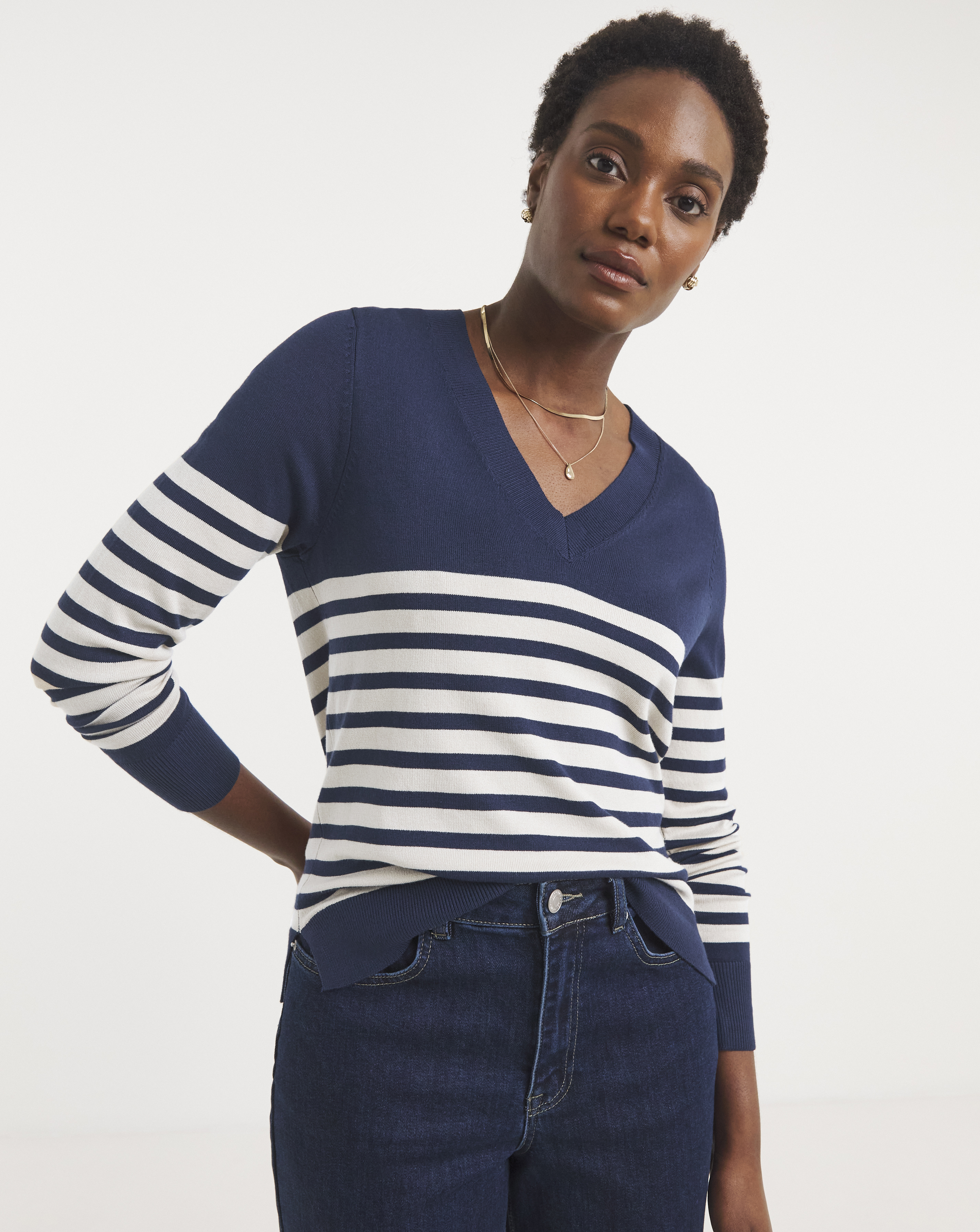 V NECK JUMPER
