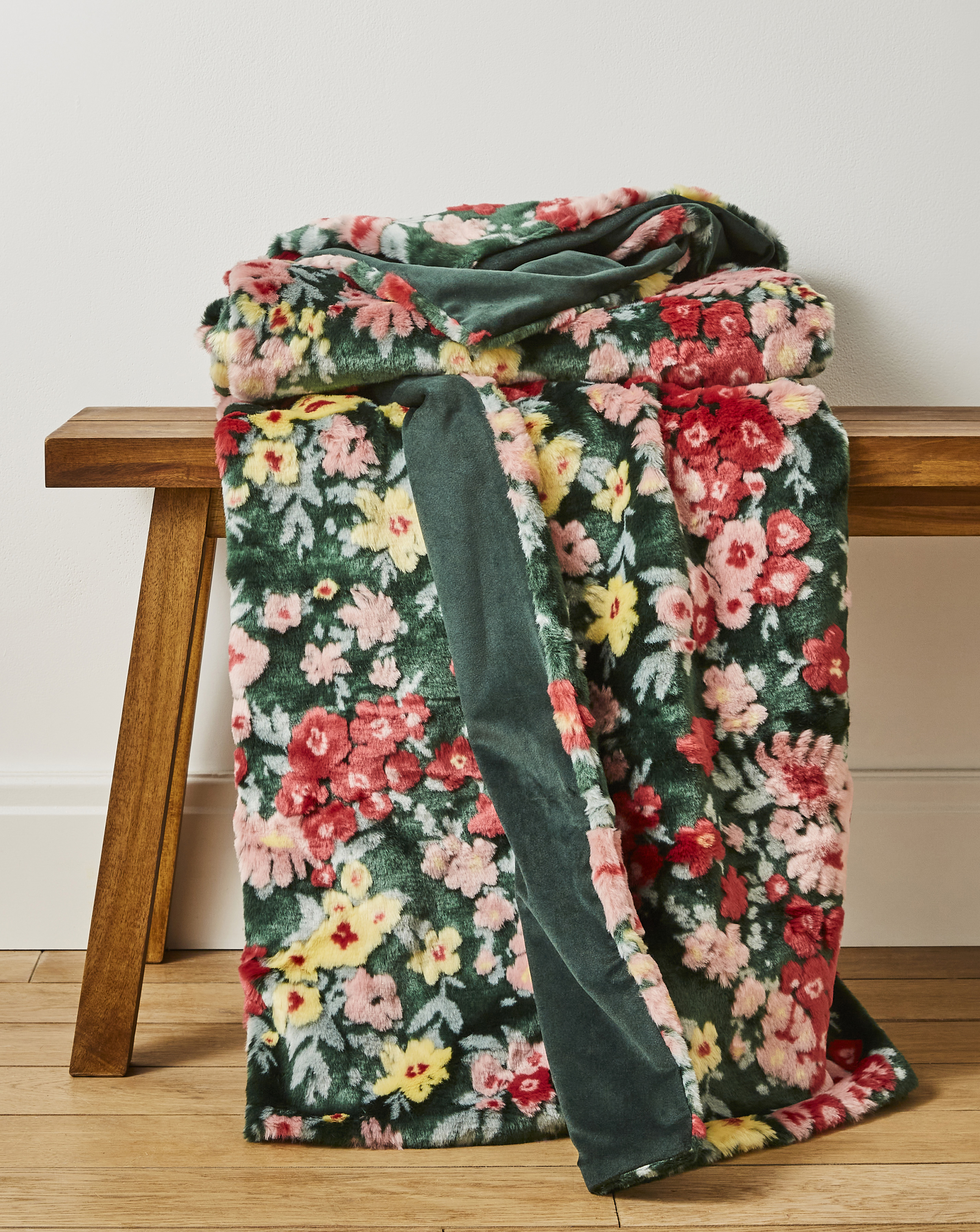 Ditsy Floral Faux Fur Throw