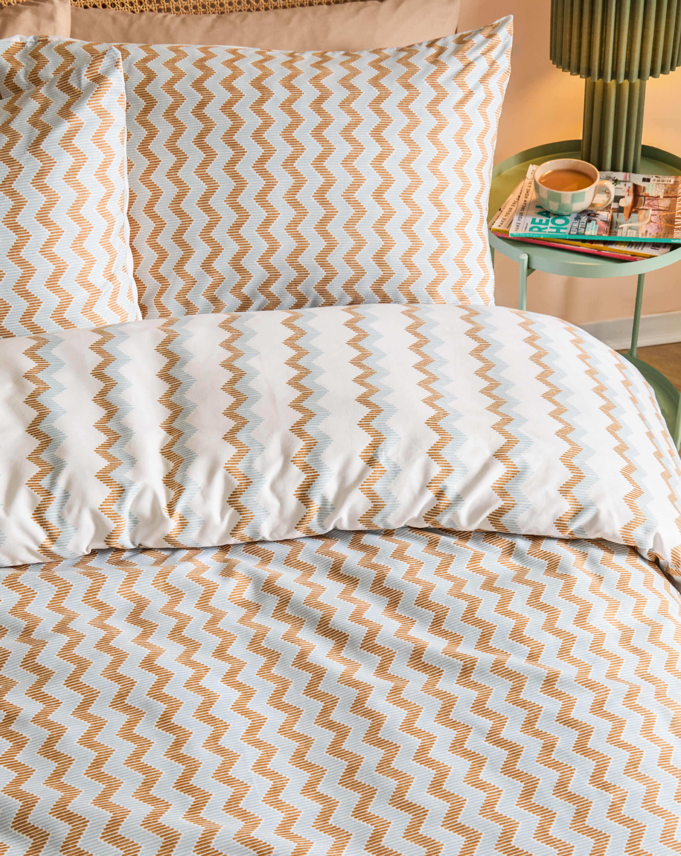 Izzie Reversible Duvet Cover Set