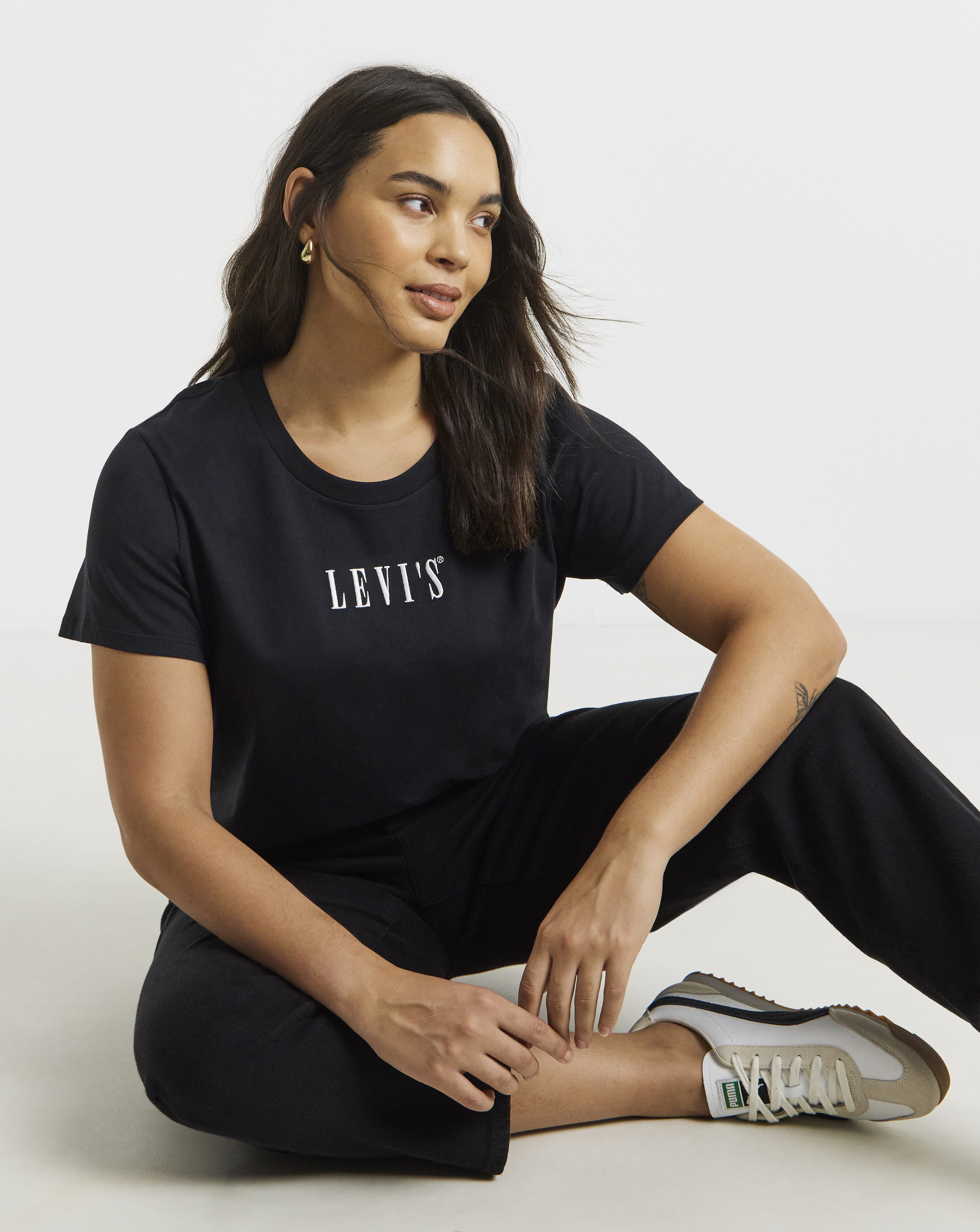 Levi's Perfect Tee Embroidered Caviar