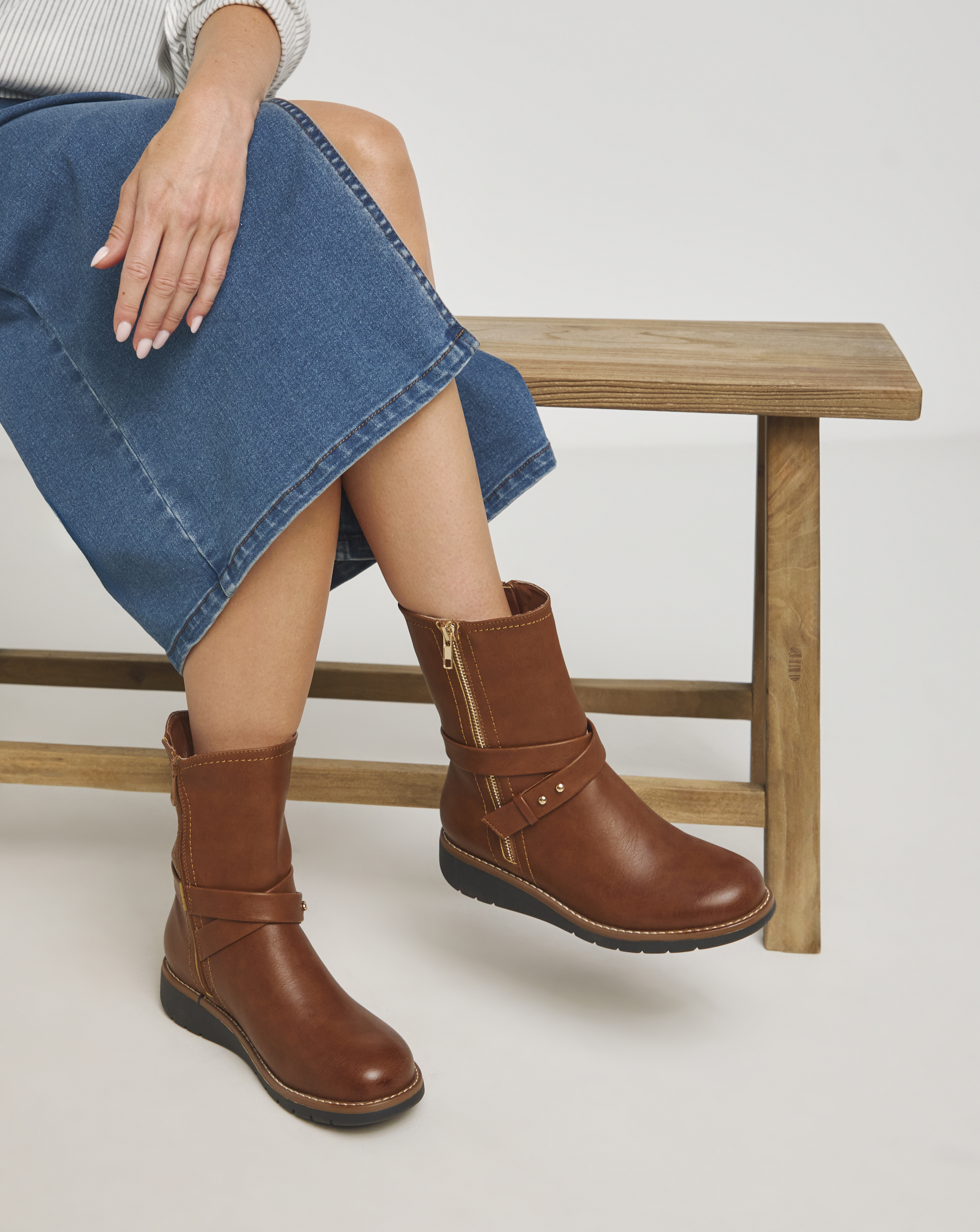 Low Wedge Buckle Boot Ex Wide EEE Fit