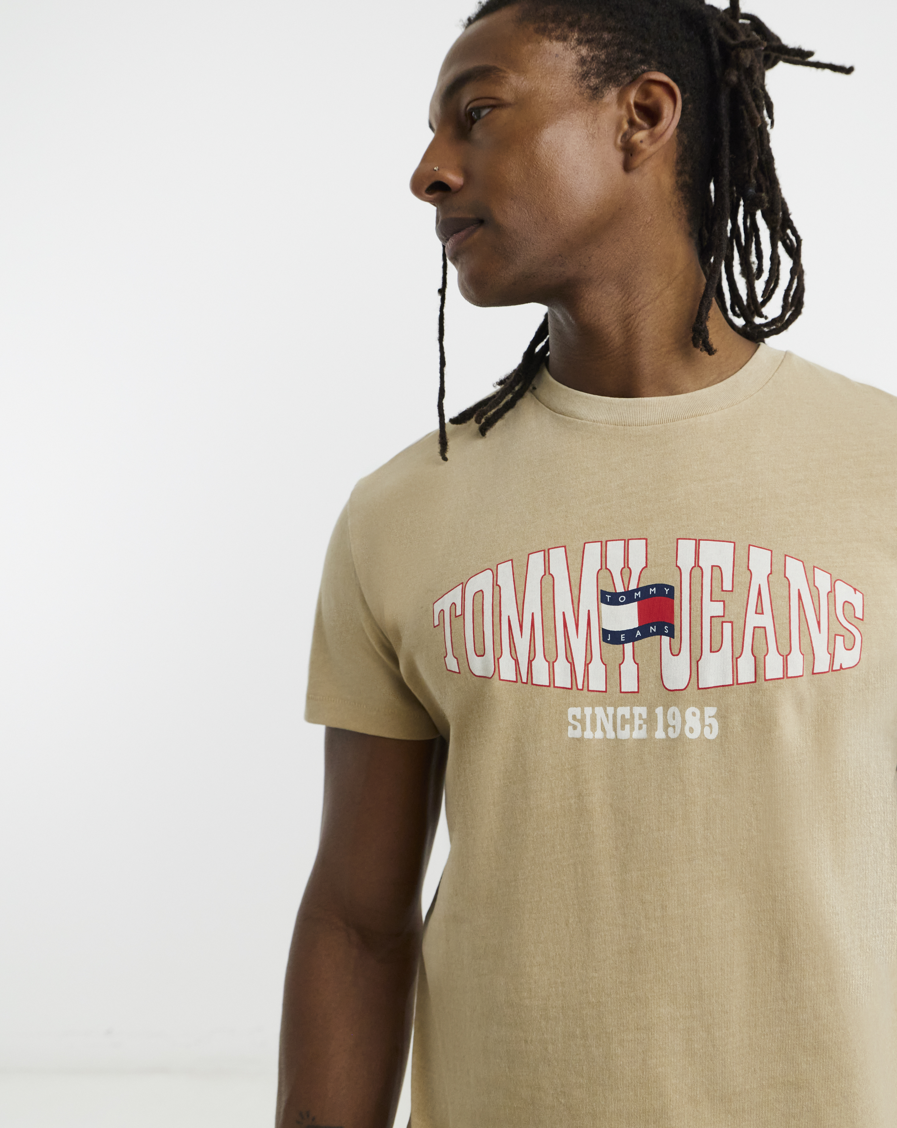 Tommy Jeans Waving Flag T-Shirt