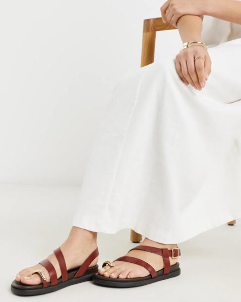 Toe Ring Footbed Sandals Extra Wide Fit