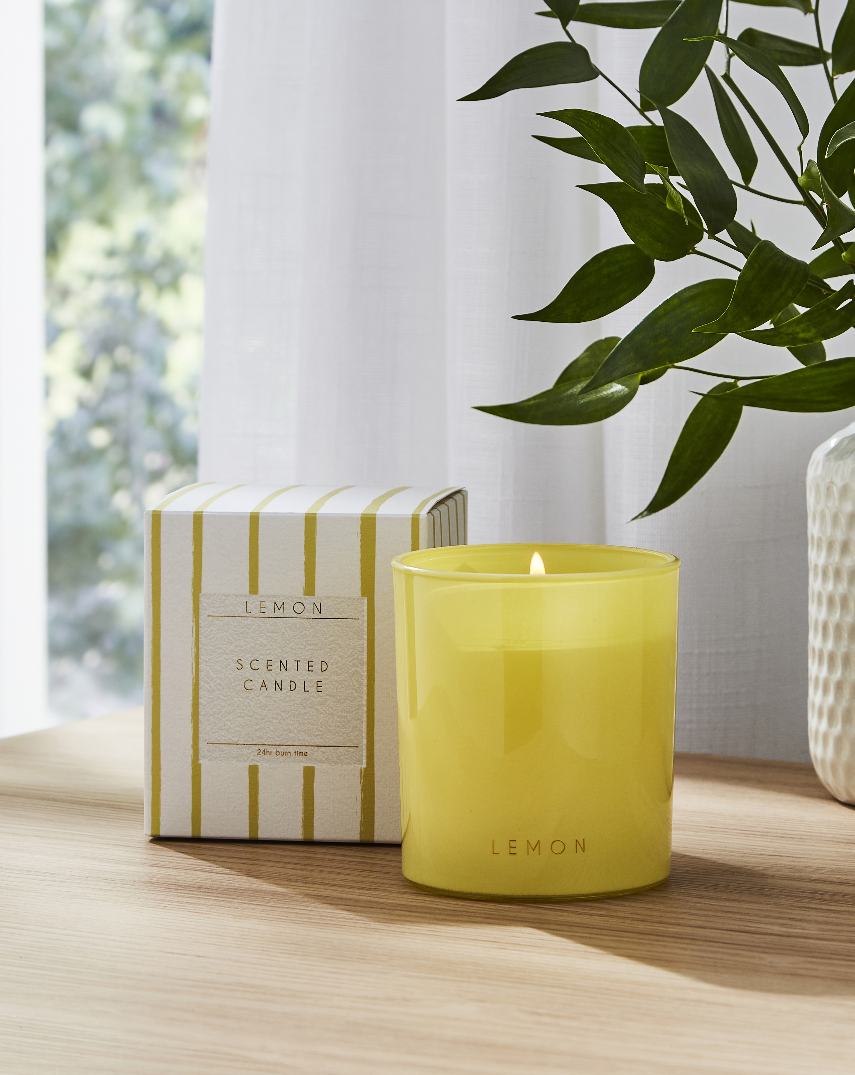 Lemon Scented Candle