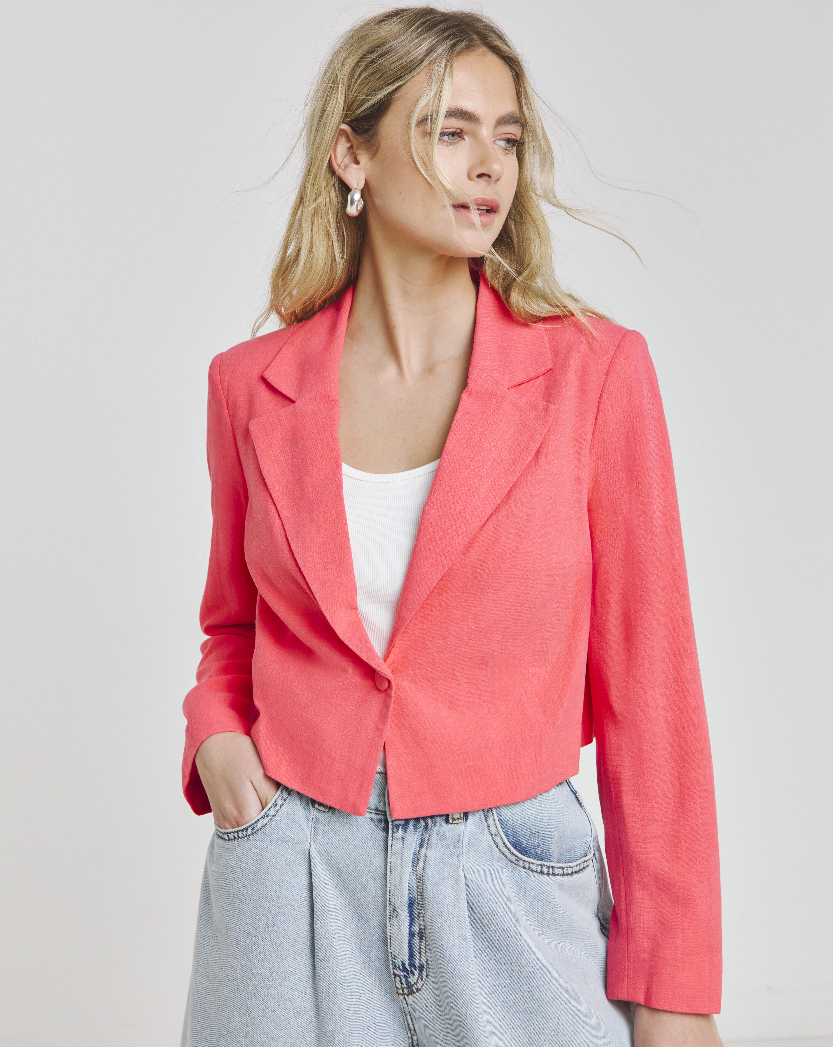 Coral Pink - Women's - Cropped Linen Look Blazer - Size 18