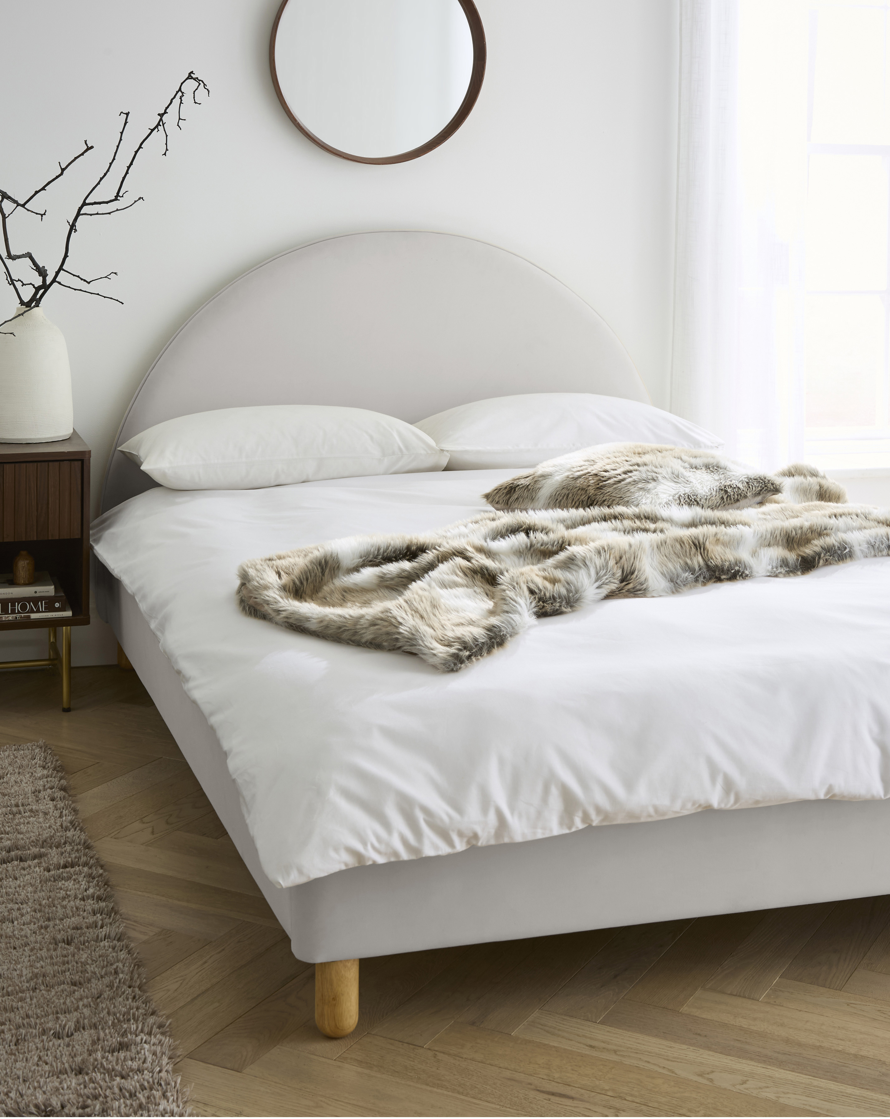 Ayda Velvet Bed & Layer Memory Mattress