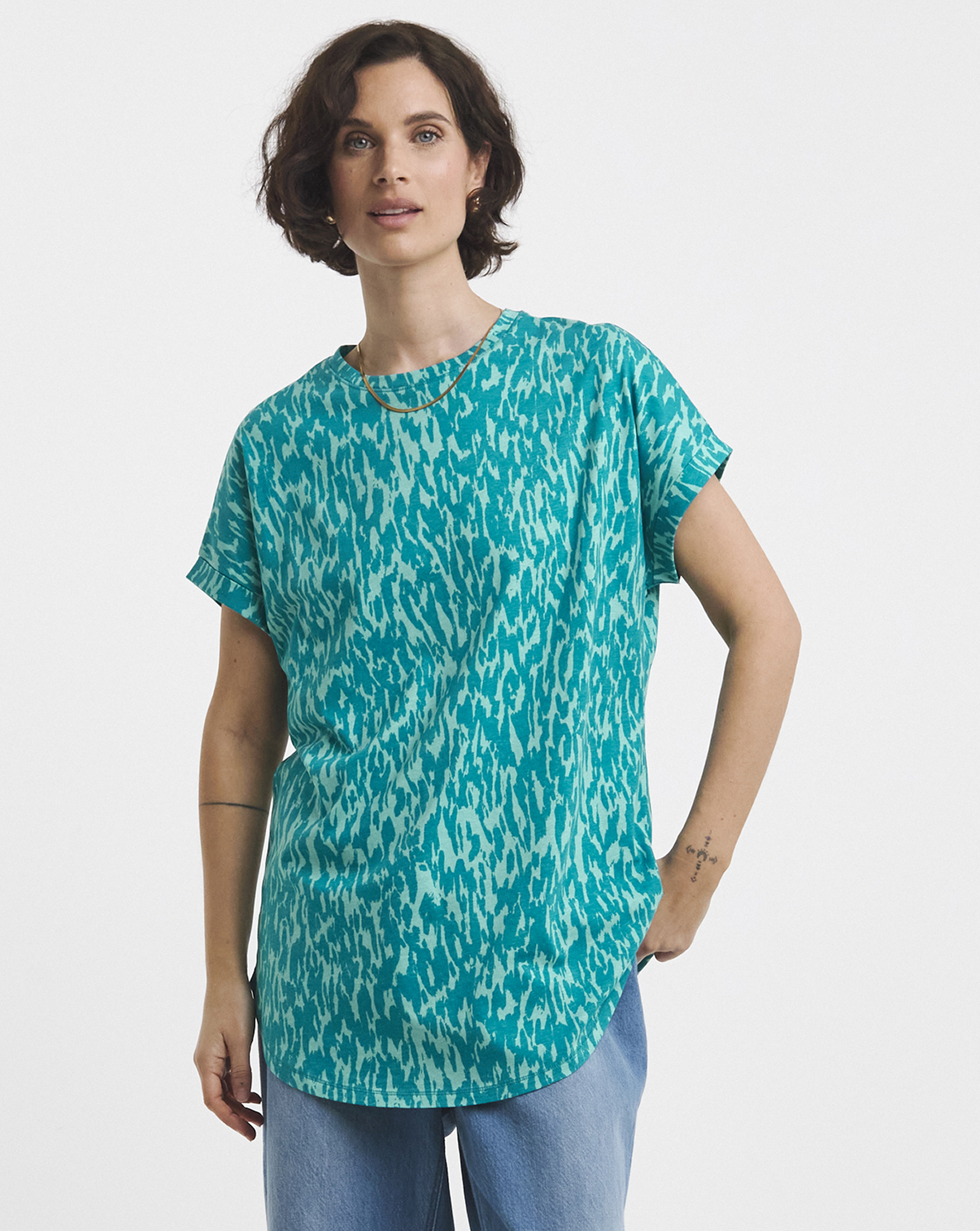 Longline Curved Hem Short Sleeve Top