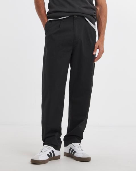 Pleat Front Loose Tapered Fit Chino