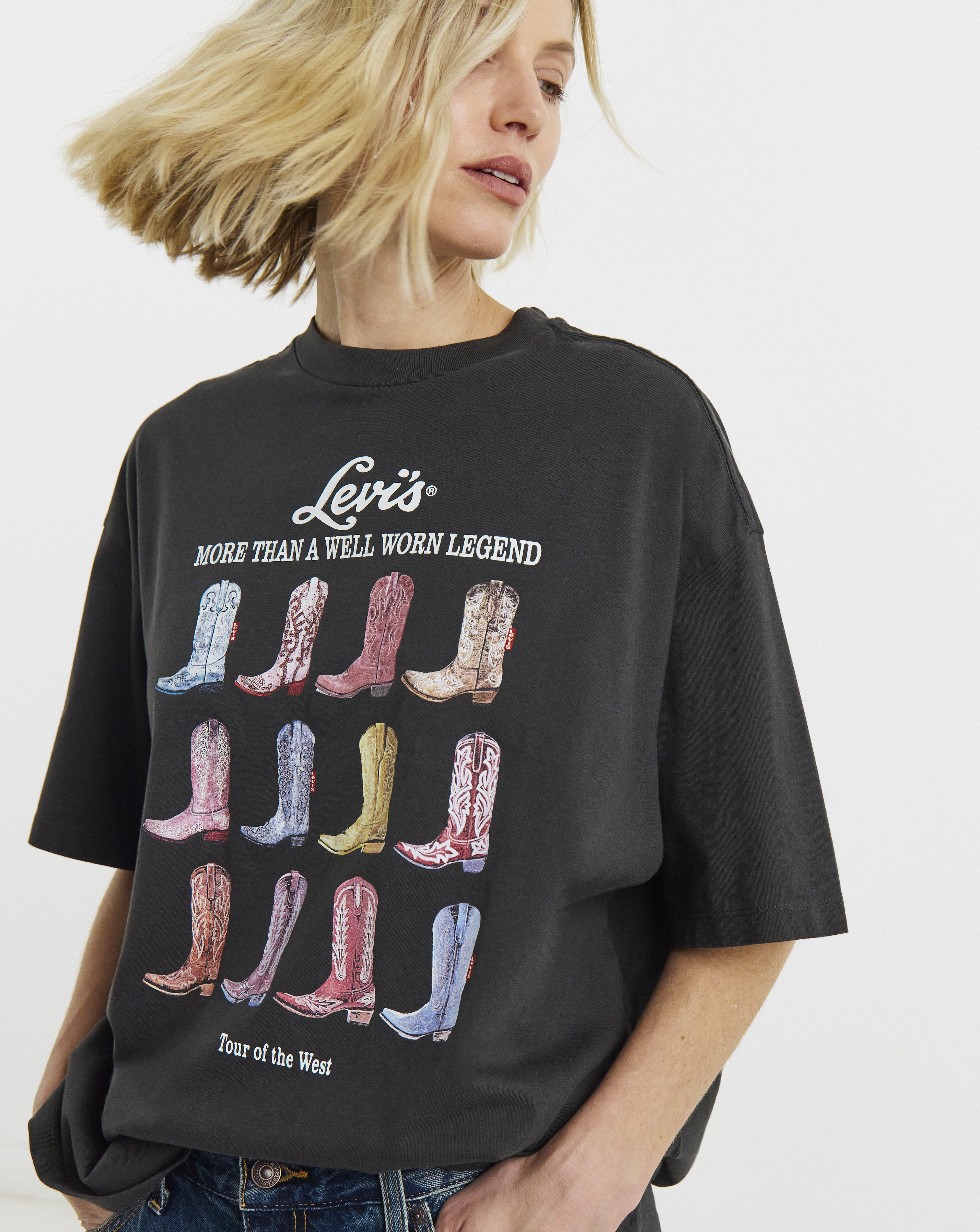 Levi's Black Graphic Short Stack Tee - Small