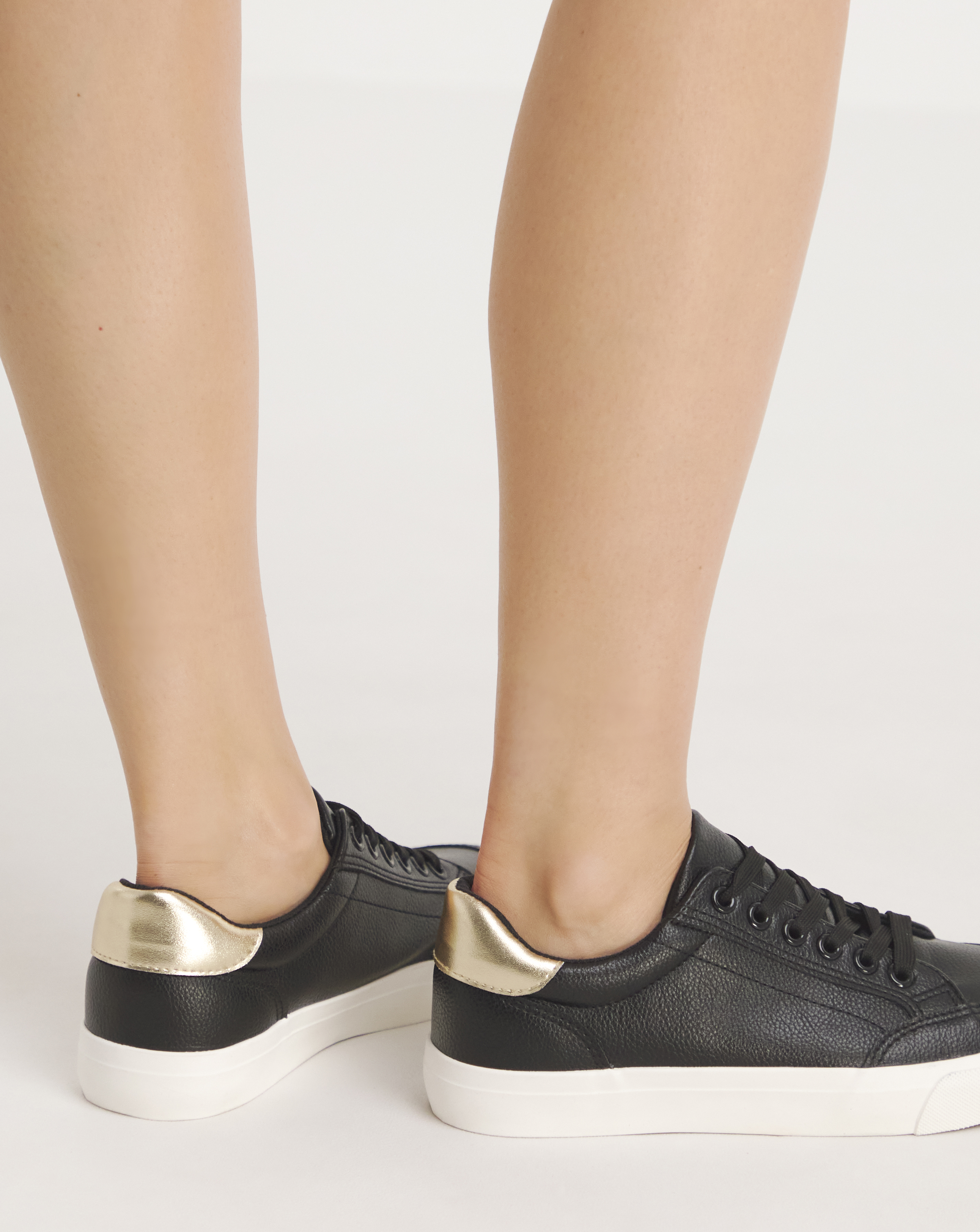 Classic Lace Up Trainer Ex Wide