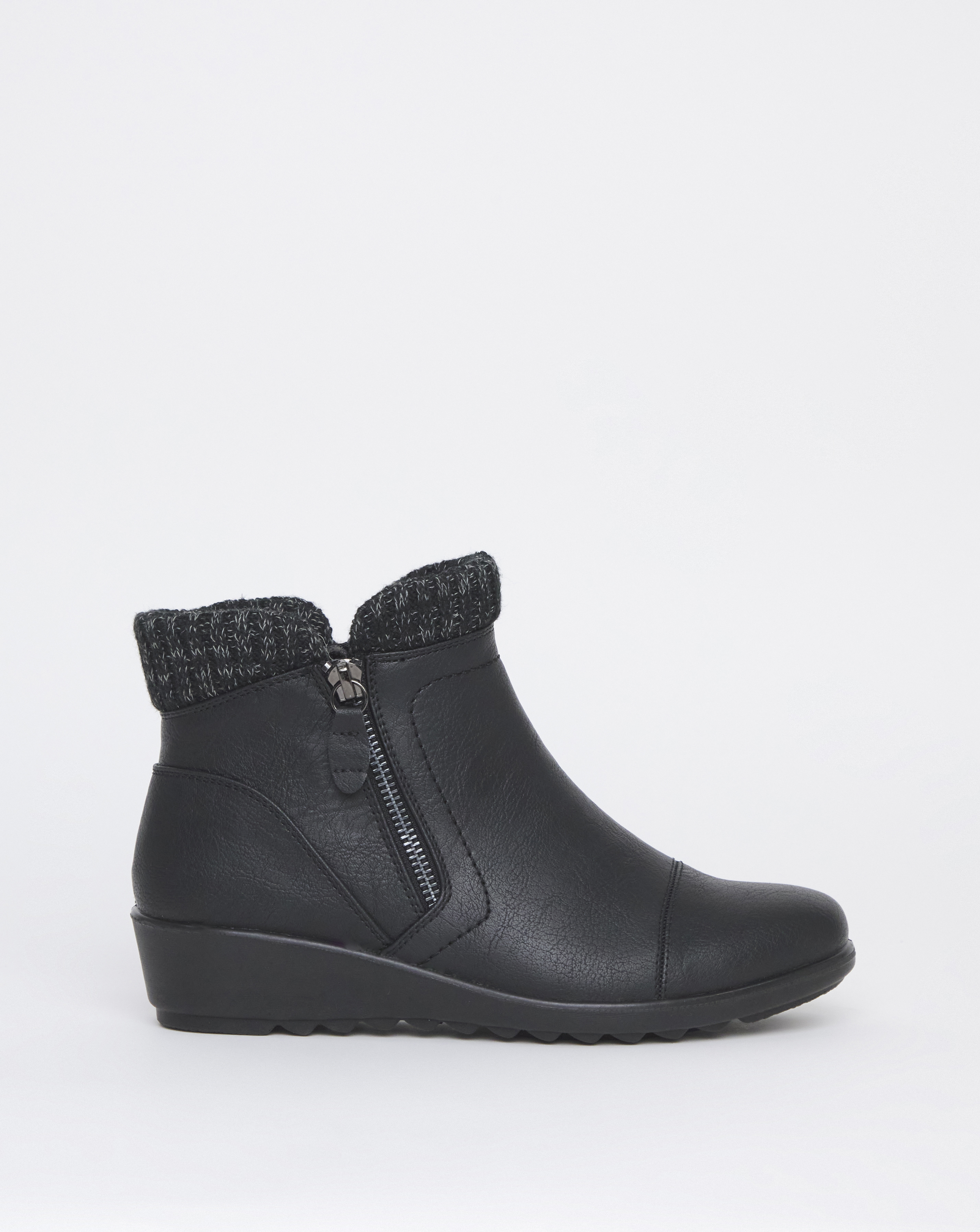 Cushion Walk Knitted Top Wedged Boots E