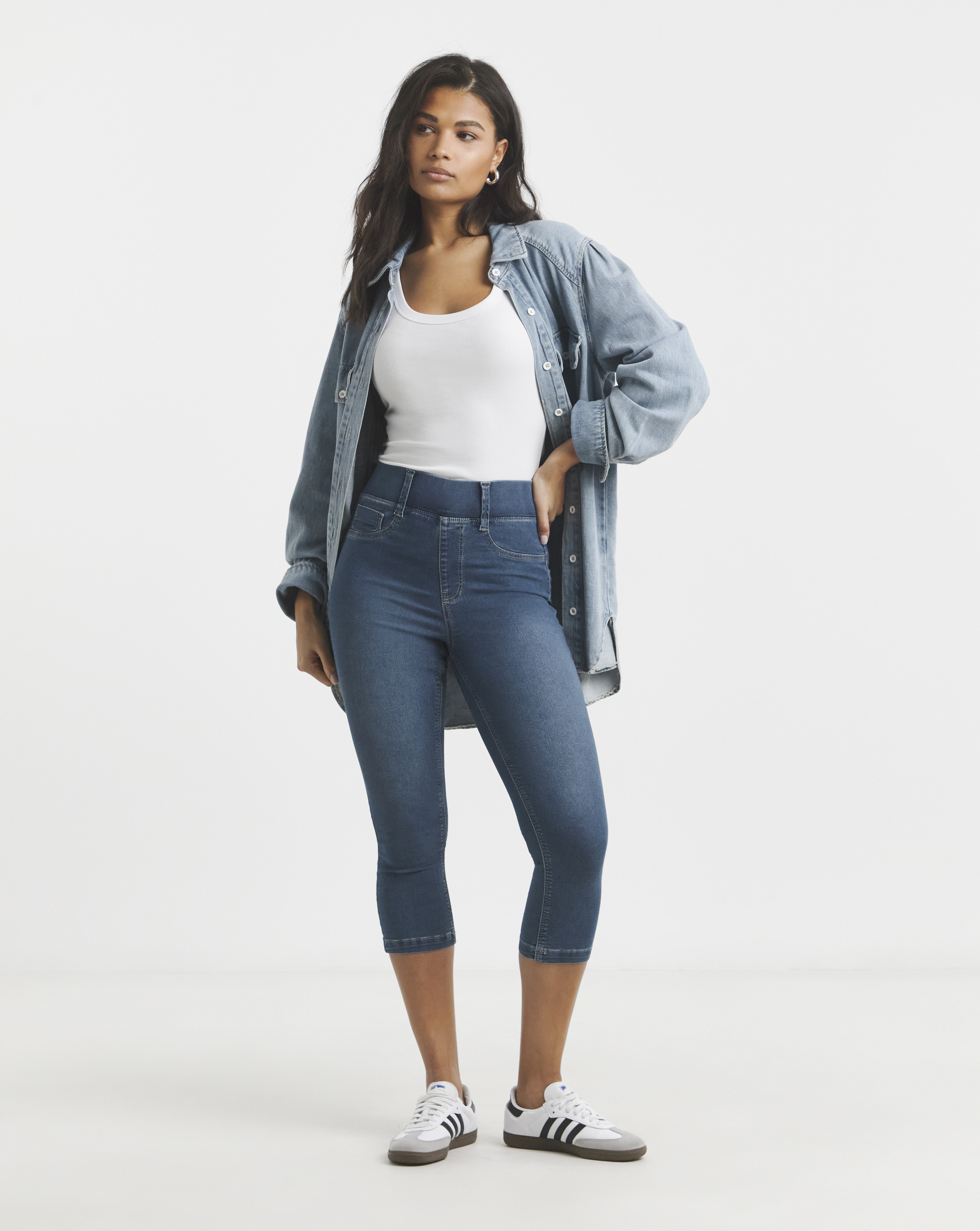Simply Be Mid Wash Pull On Capri Jegging