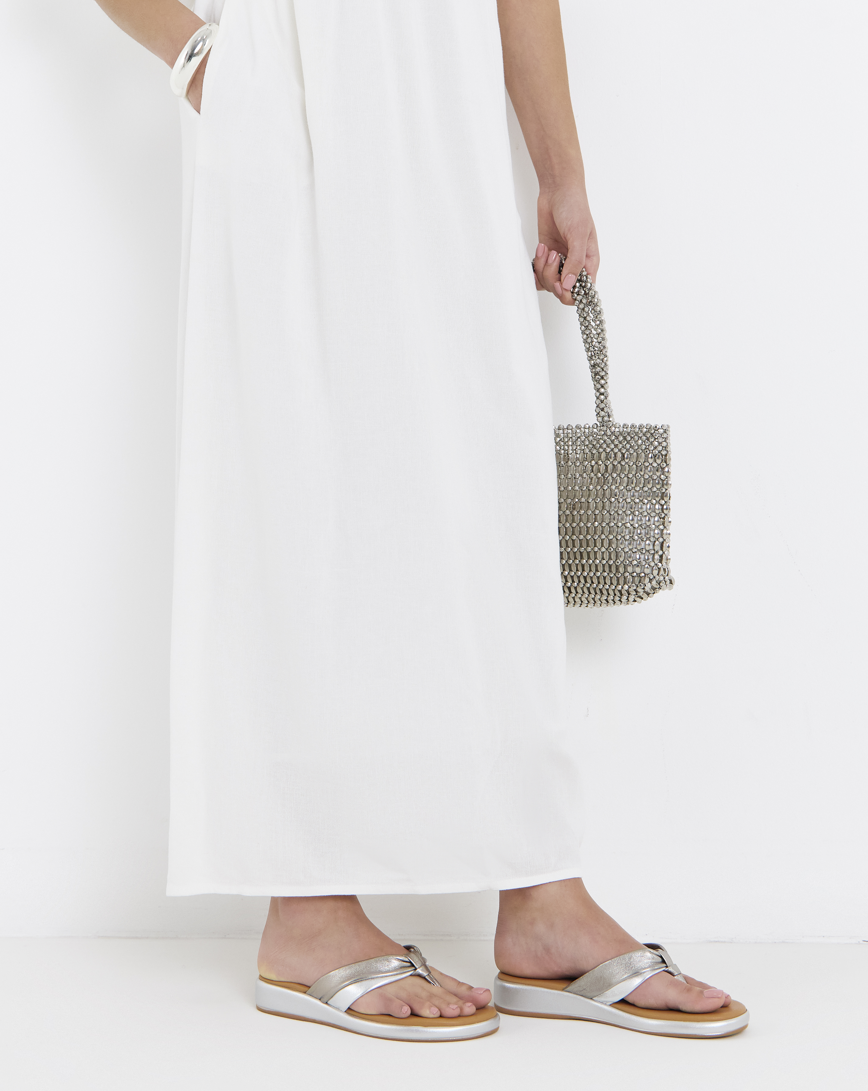 Toe Post Low Wedge Sandal Wide