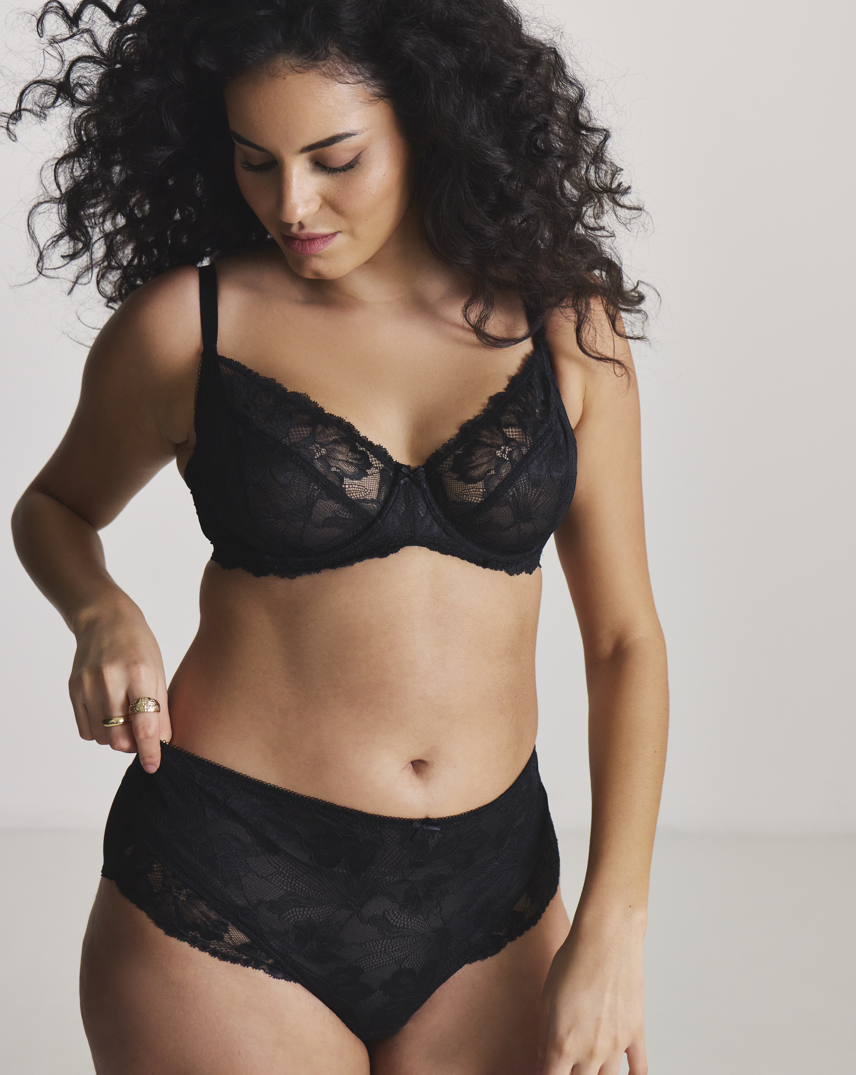 New In - Dorina Curves Perfect Lace Brief Black