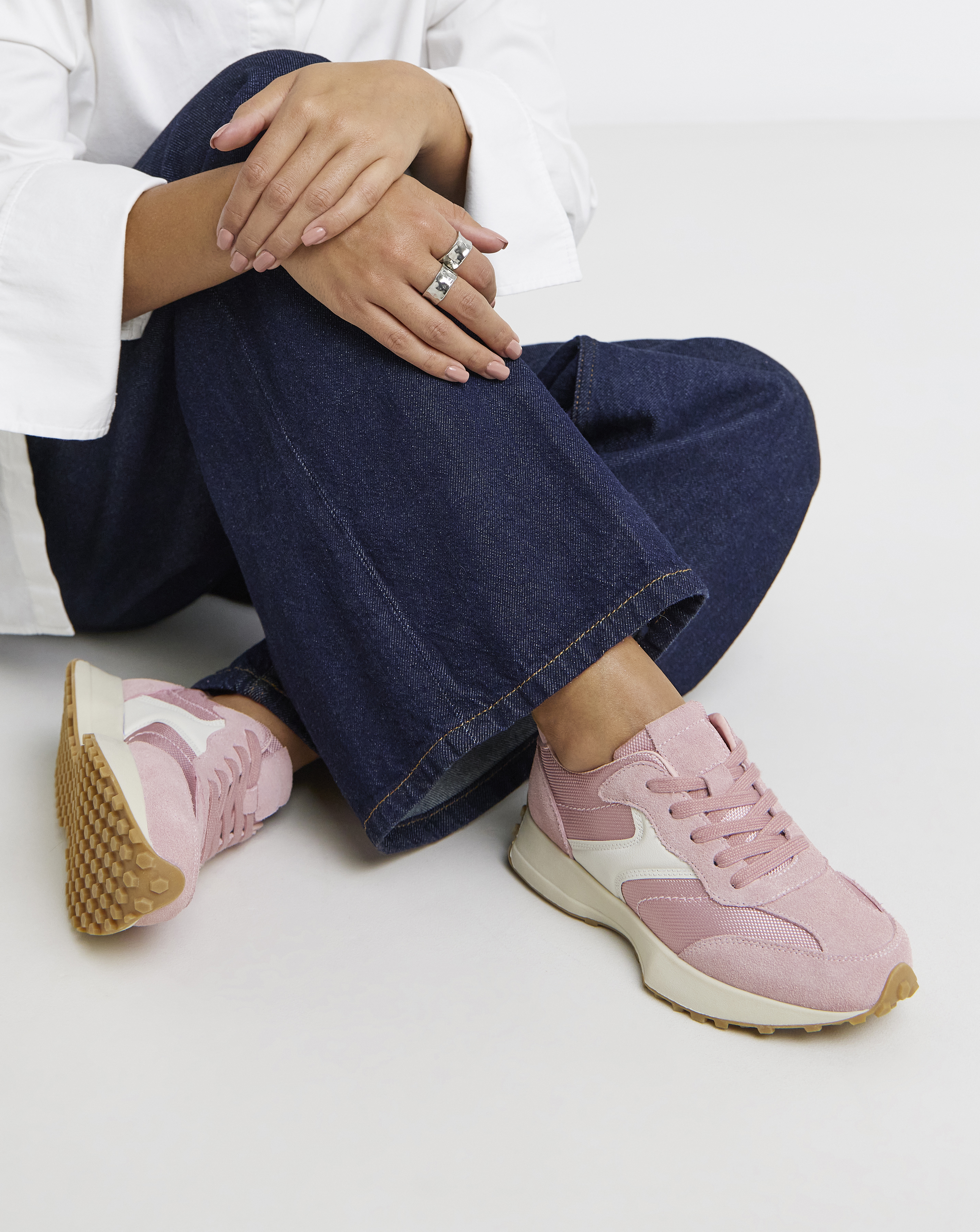 Retro Runner Trainer Wide Fit