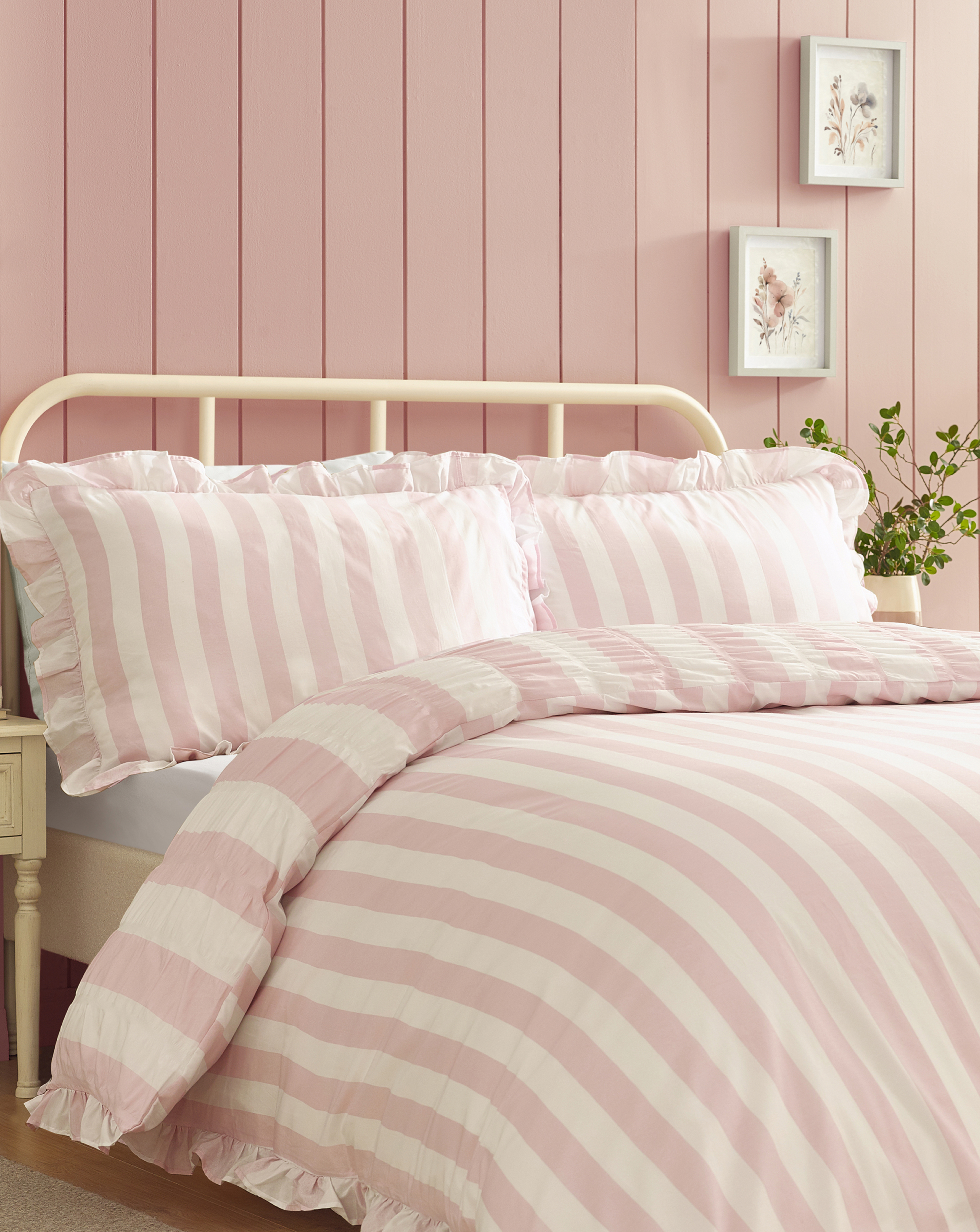 Catherine Lansfield Seersucker Duvet Set