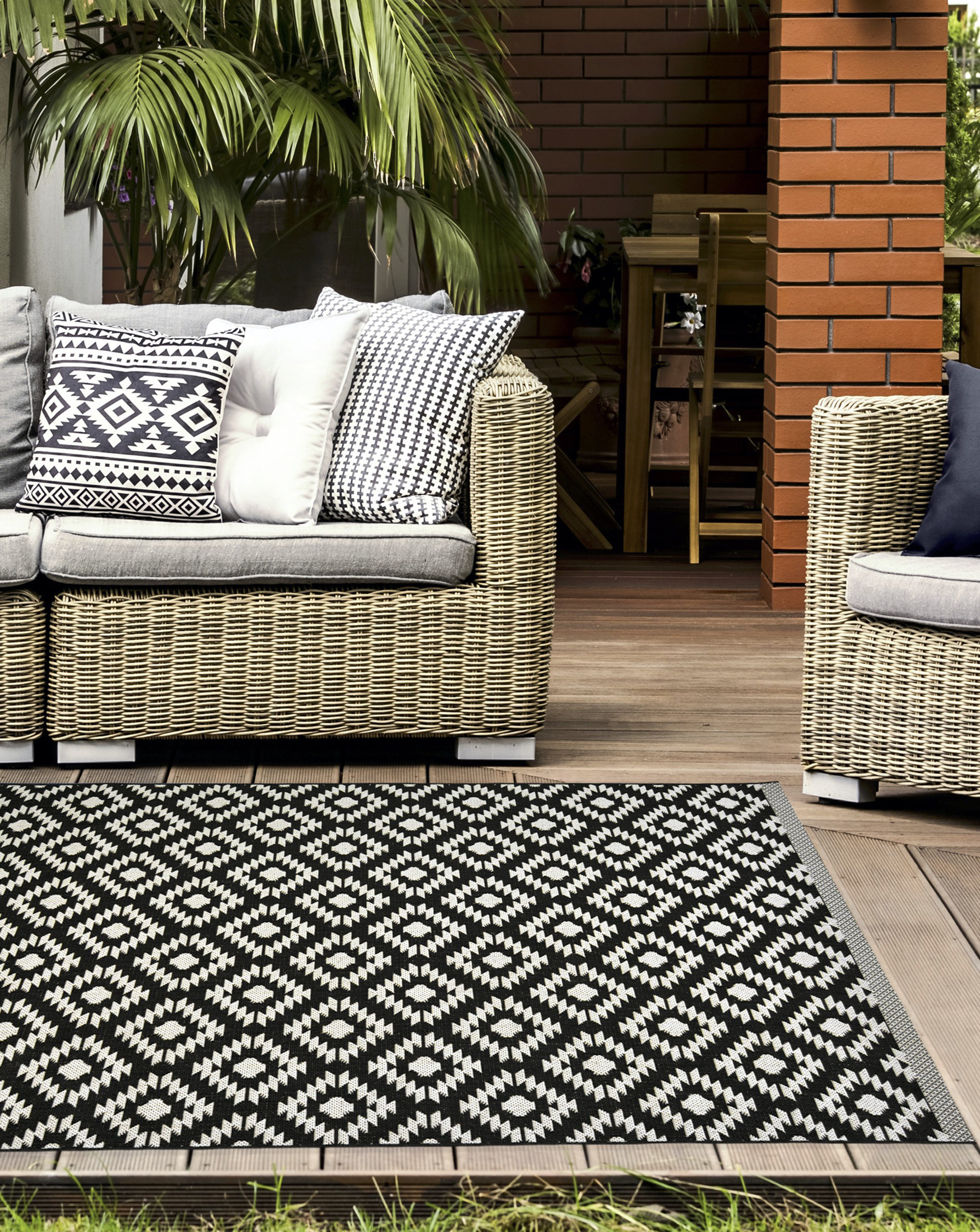 Homemaker Black Geo Indoor/Outdoor Rug 160X230