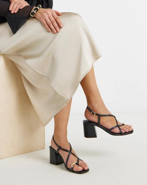 Toe Loop Heels Wide Fit - Image