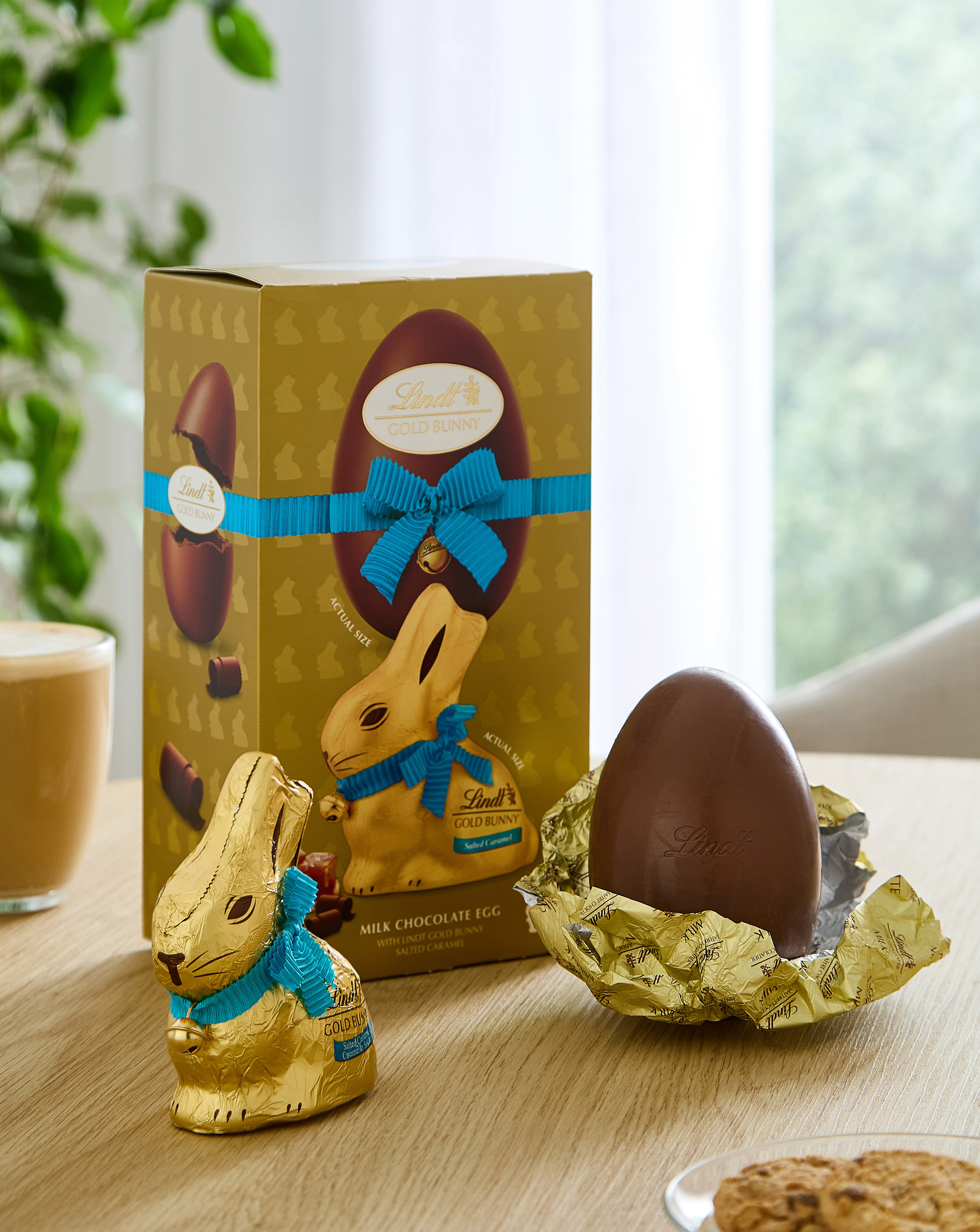 Lindt Gold Bunny Salted Caramel Egg 195g