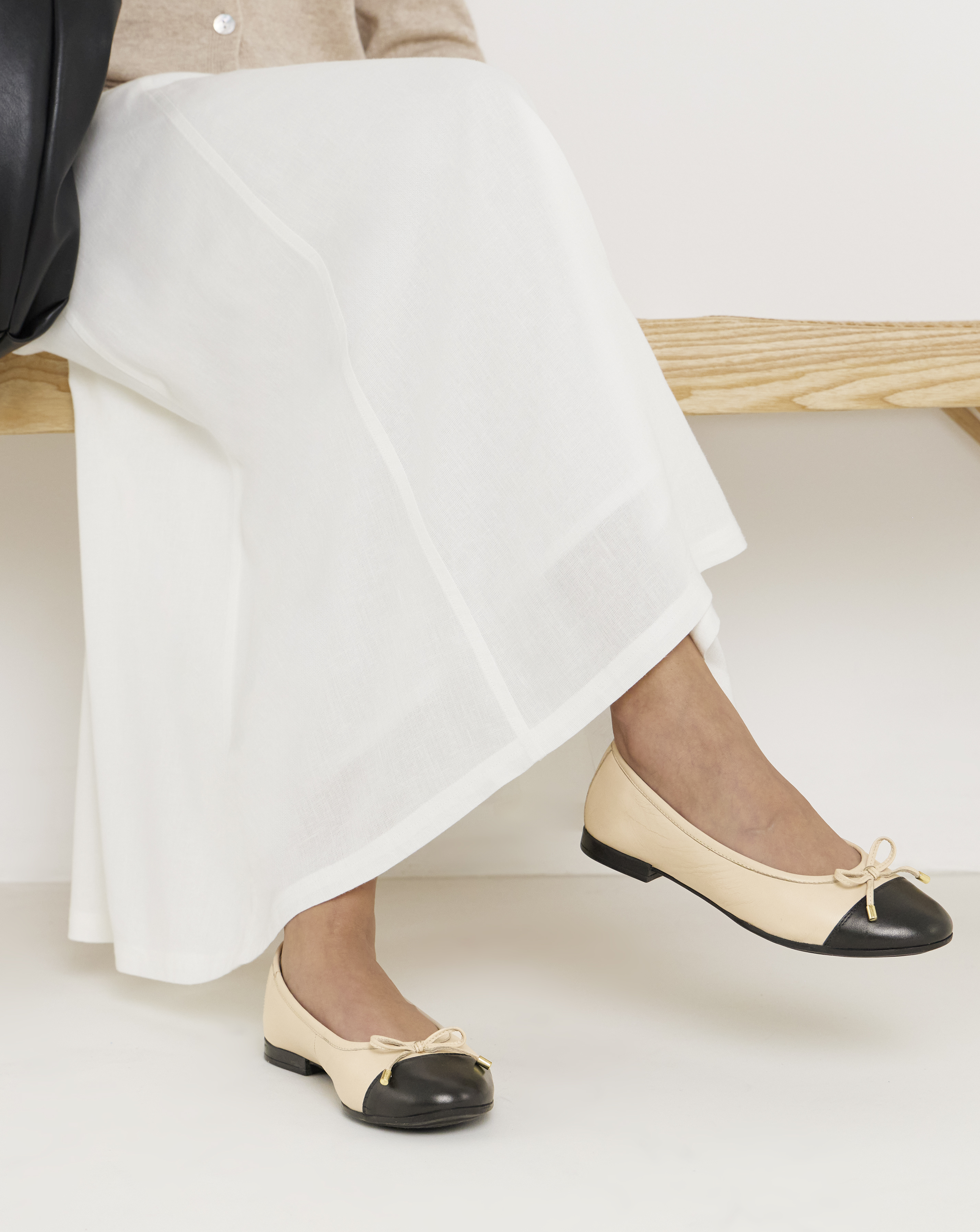 Leather Ballerina With Toe Cap Ex Wide